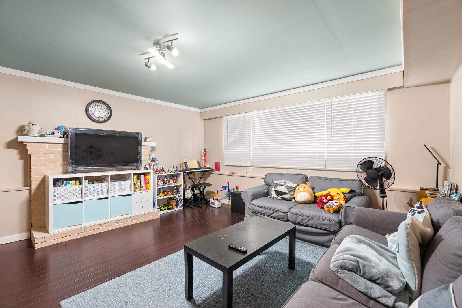 Listing Image 19