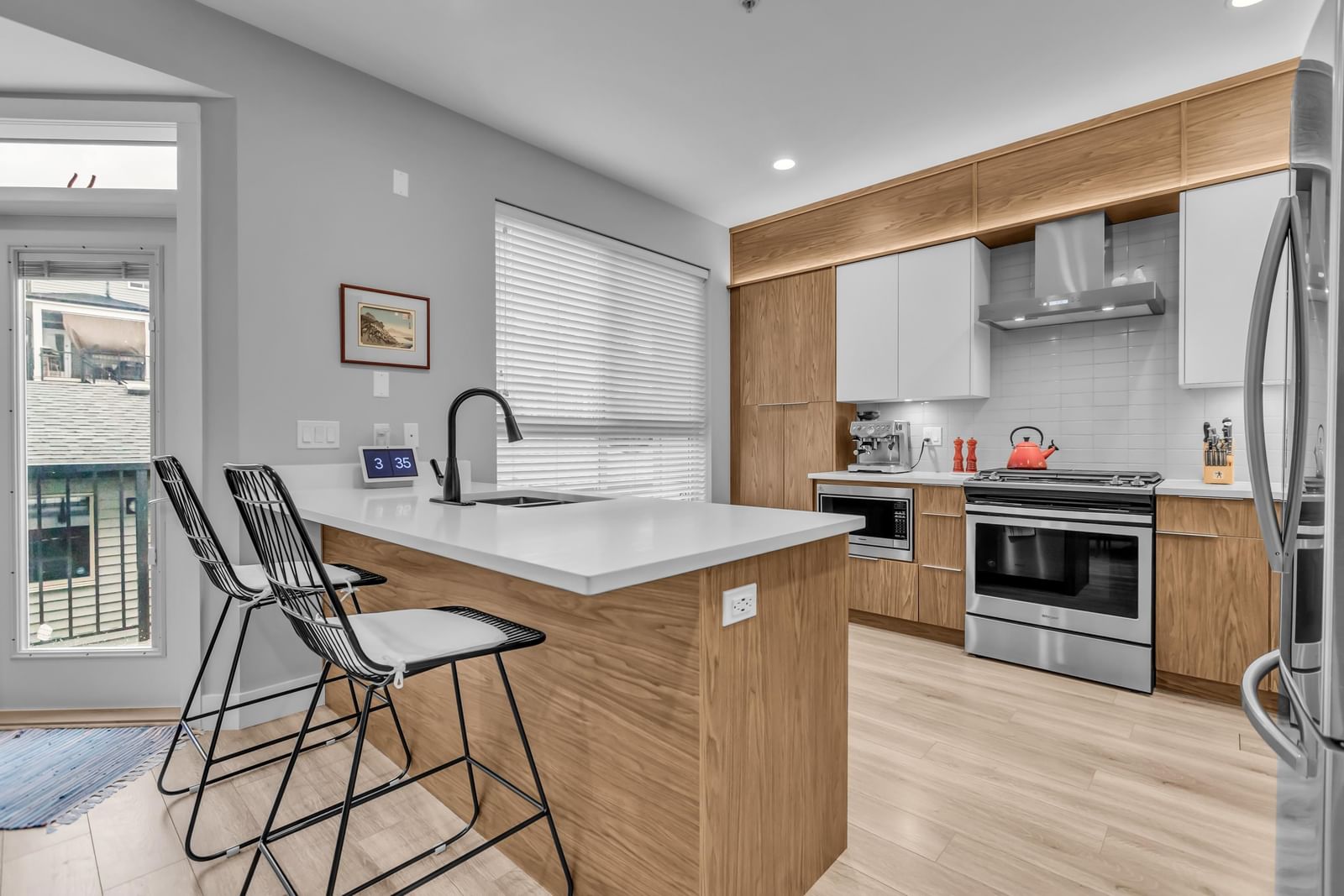 Listing Image 12