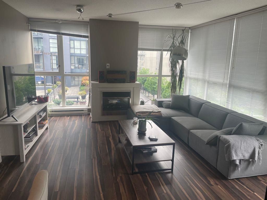 Listing Image 1