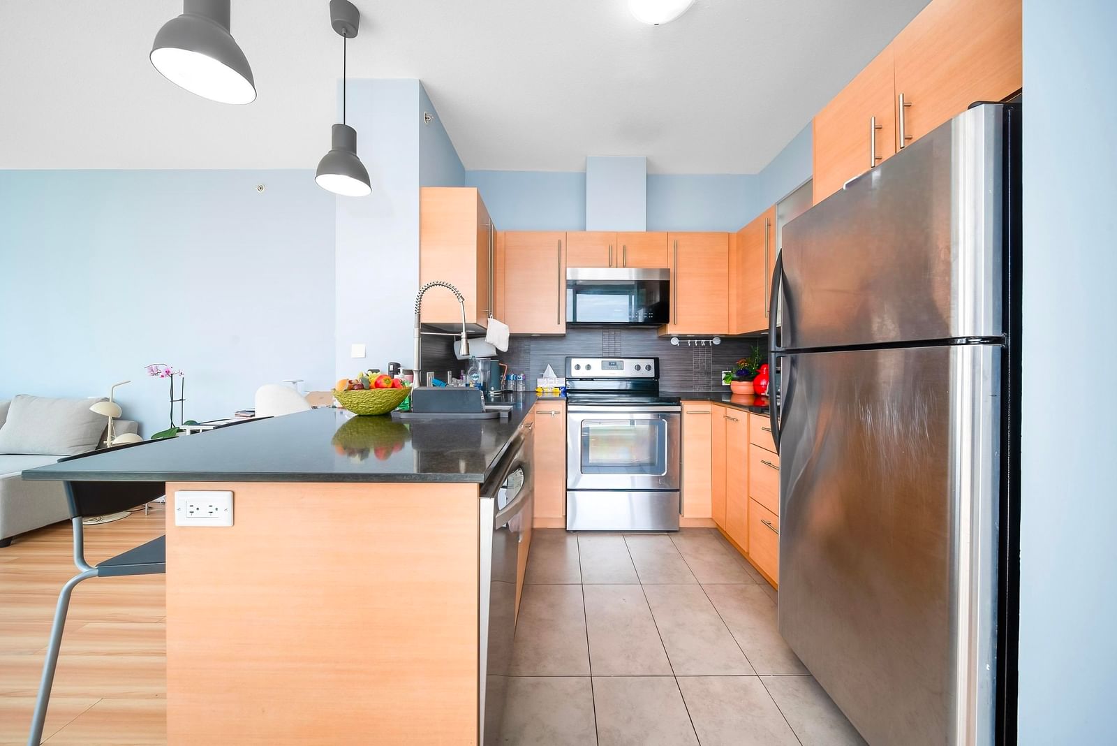 Listing Image 11