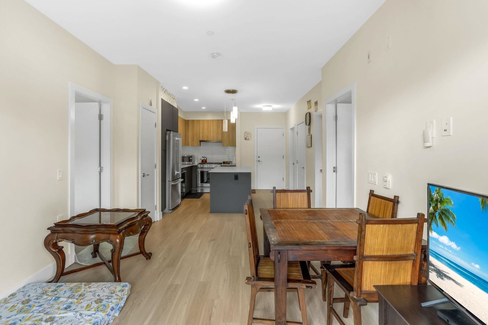 Listing Image 20