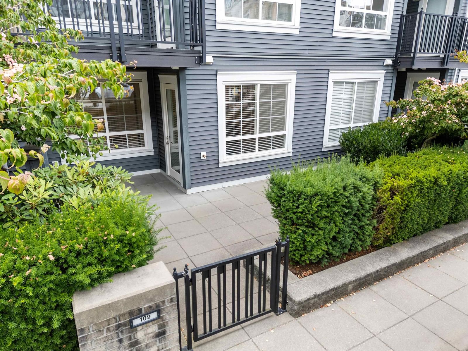 Listing Image 17