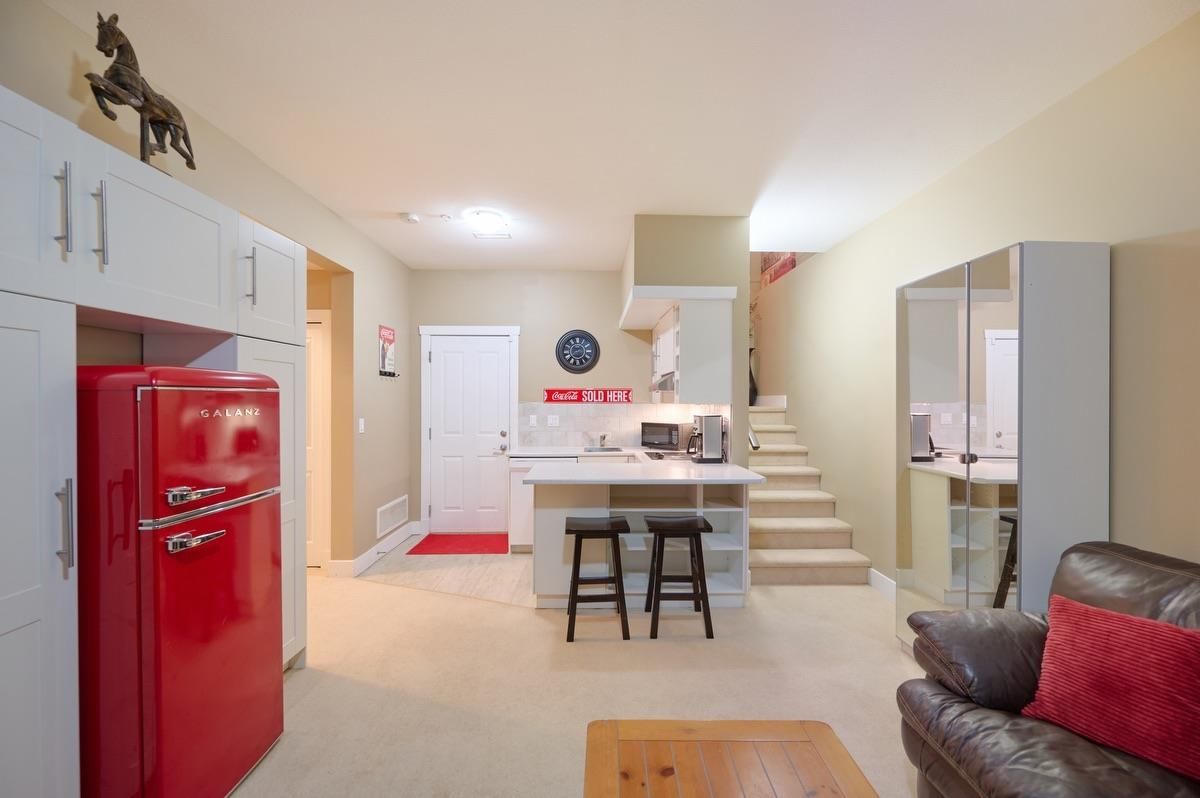 Listing Image 17