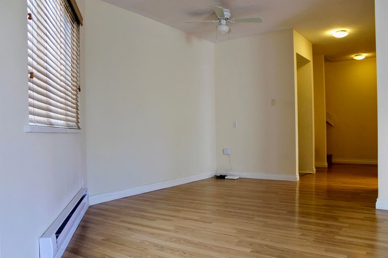 1469 Merklin Street, White Rock, V4B 4C4 | Image 2