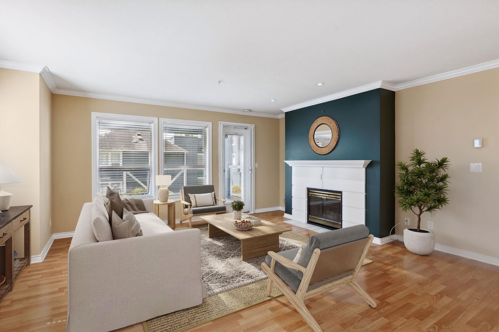 Listing Image 3