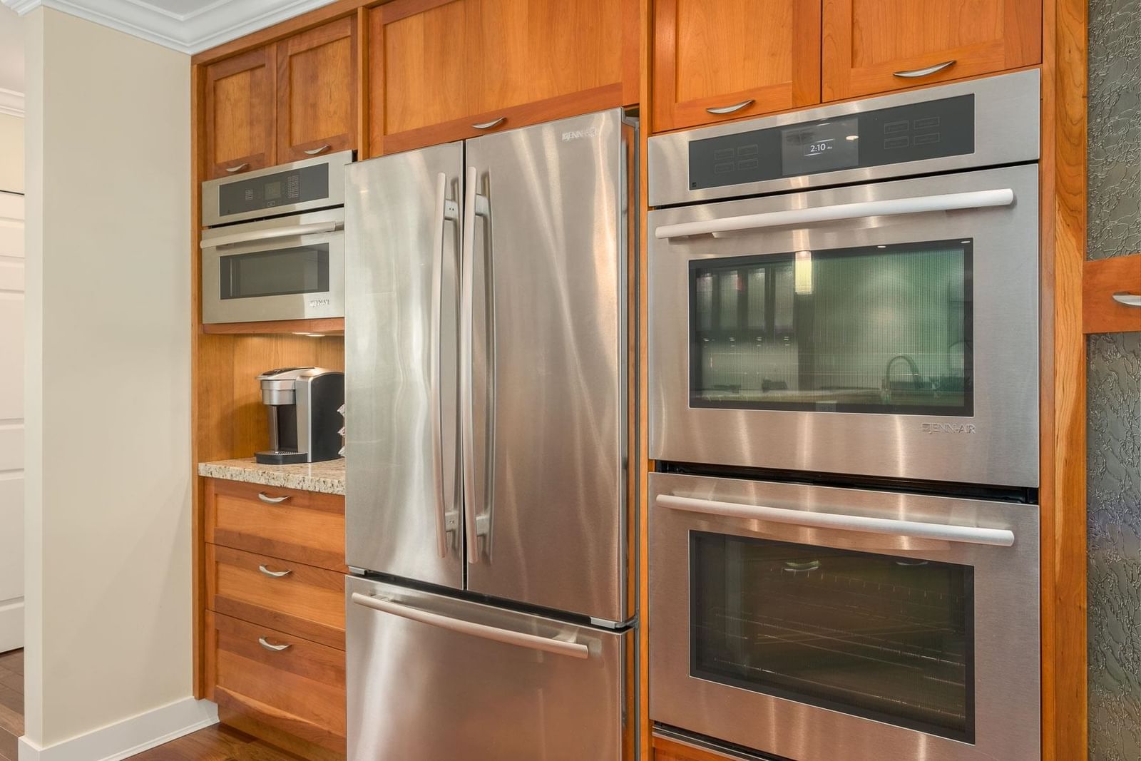 Listing Image 11