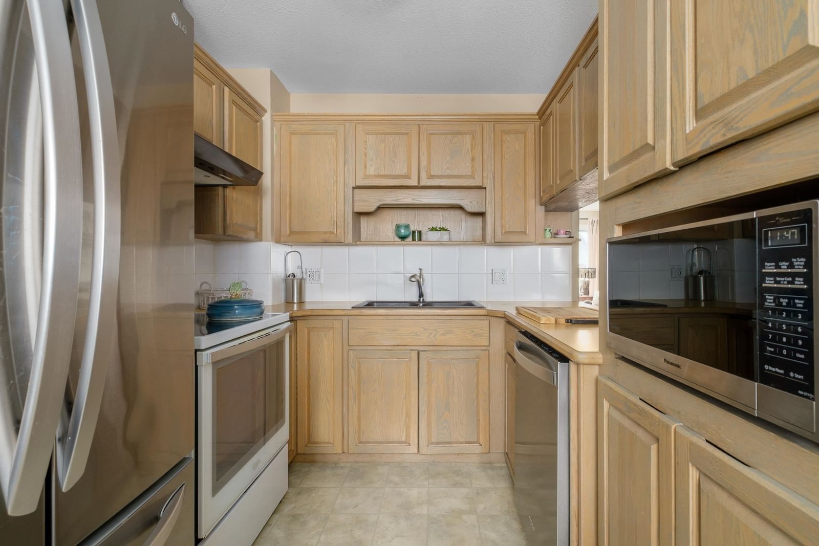 Listing Image 9