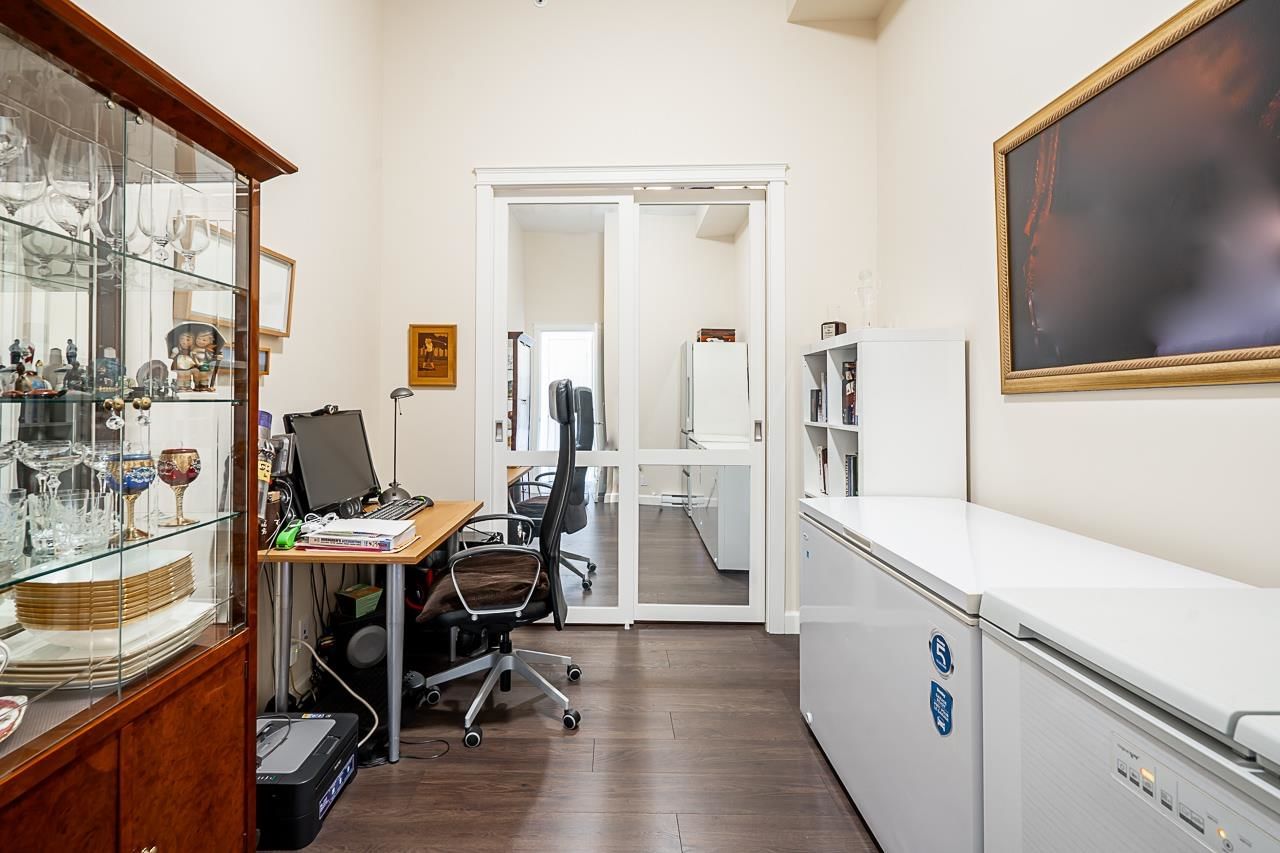 Listing Image 21