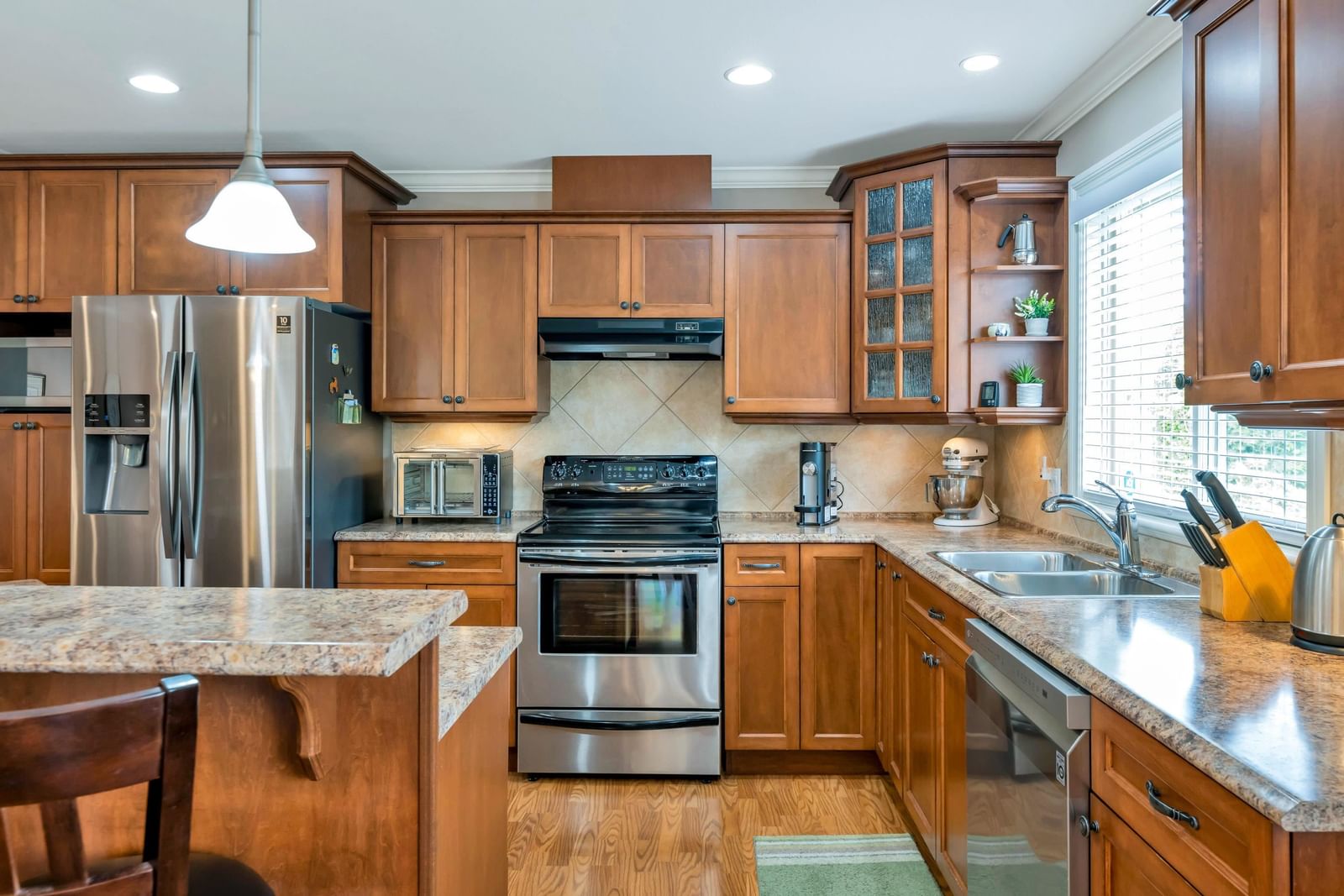 Listing Image 11