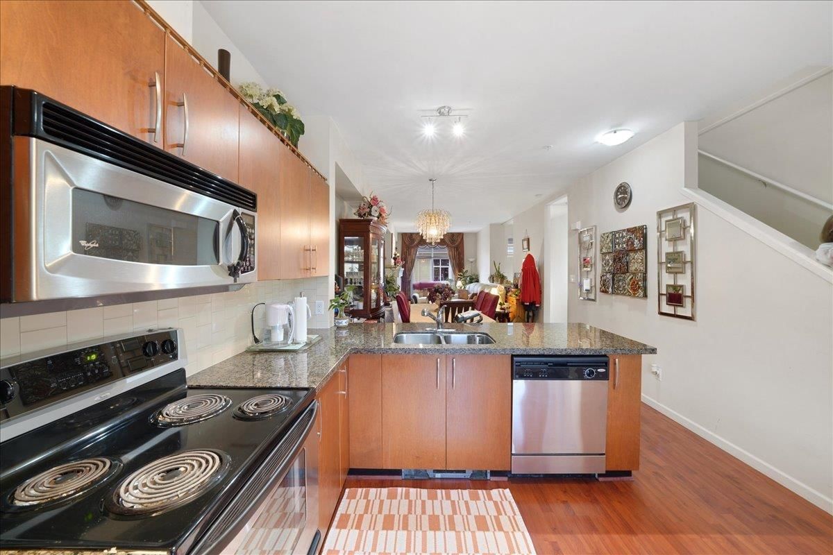 Listing Image 10