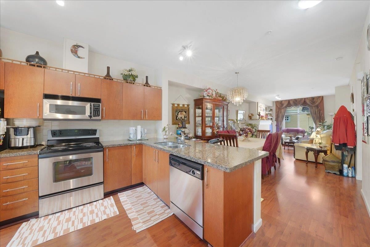 Listing Image 8