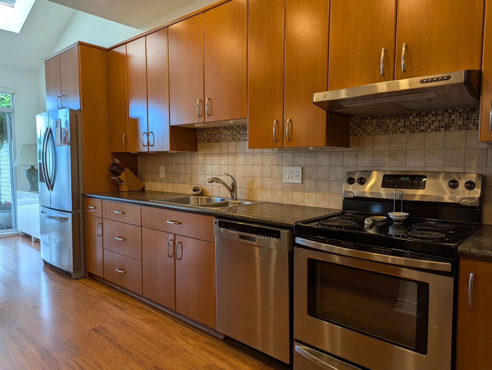 Listing Image 8