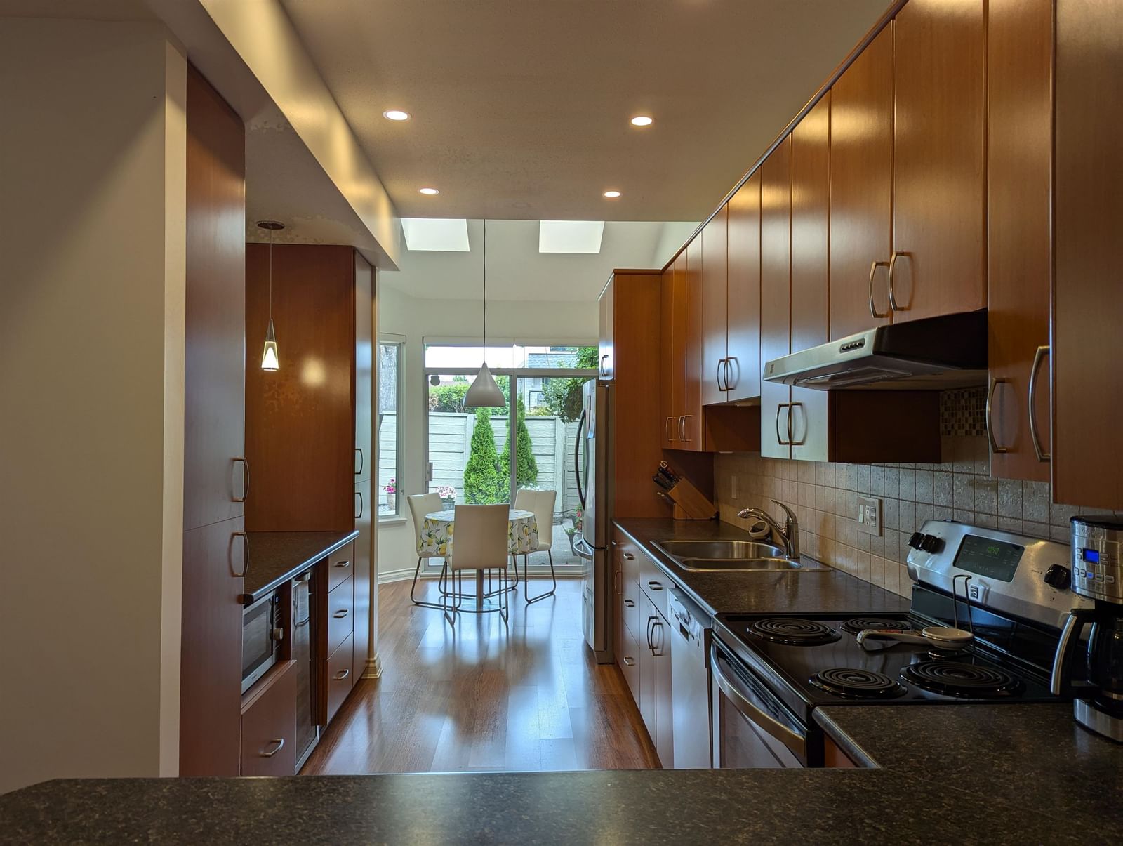 Listing Image 9