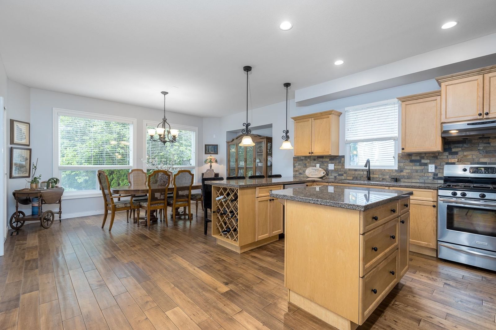 Listing Image 14