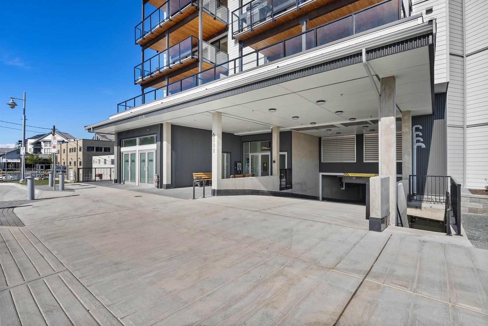 Listing Image 11