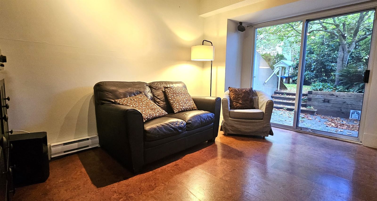 Listing Image 23