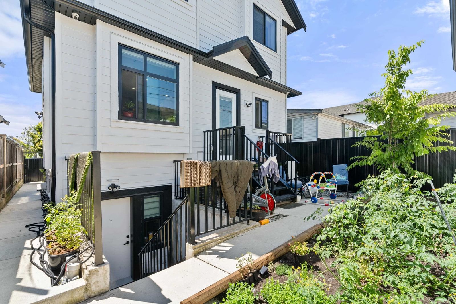 Listing Image 32