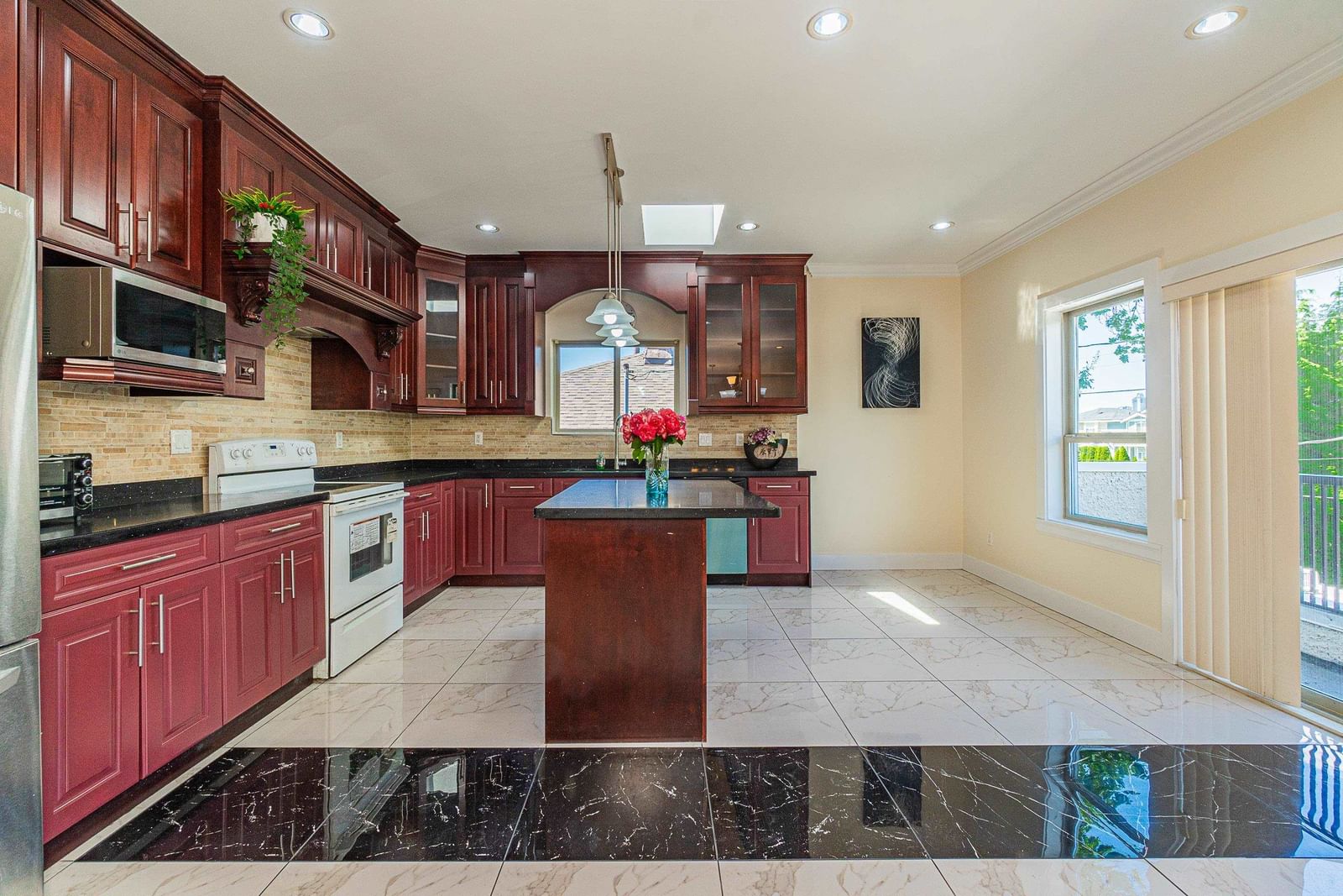 Listing Image 9