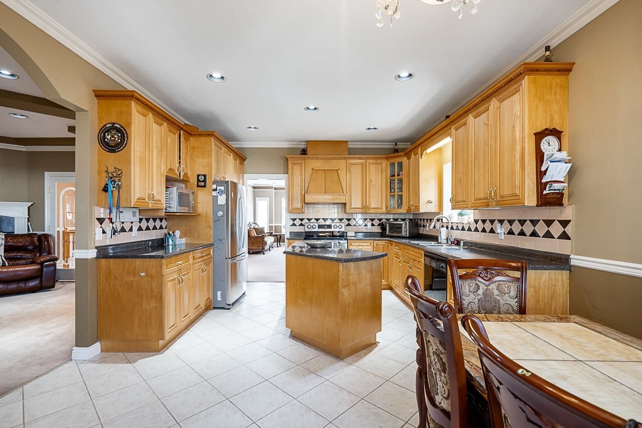 Listing Image 11