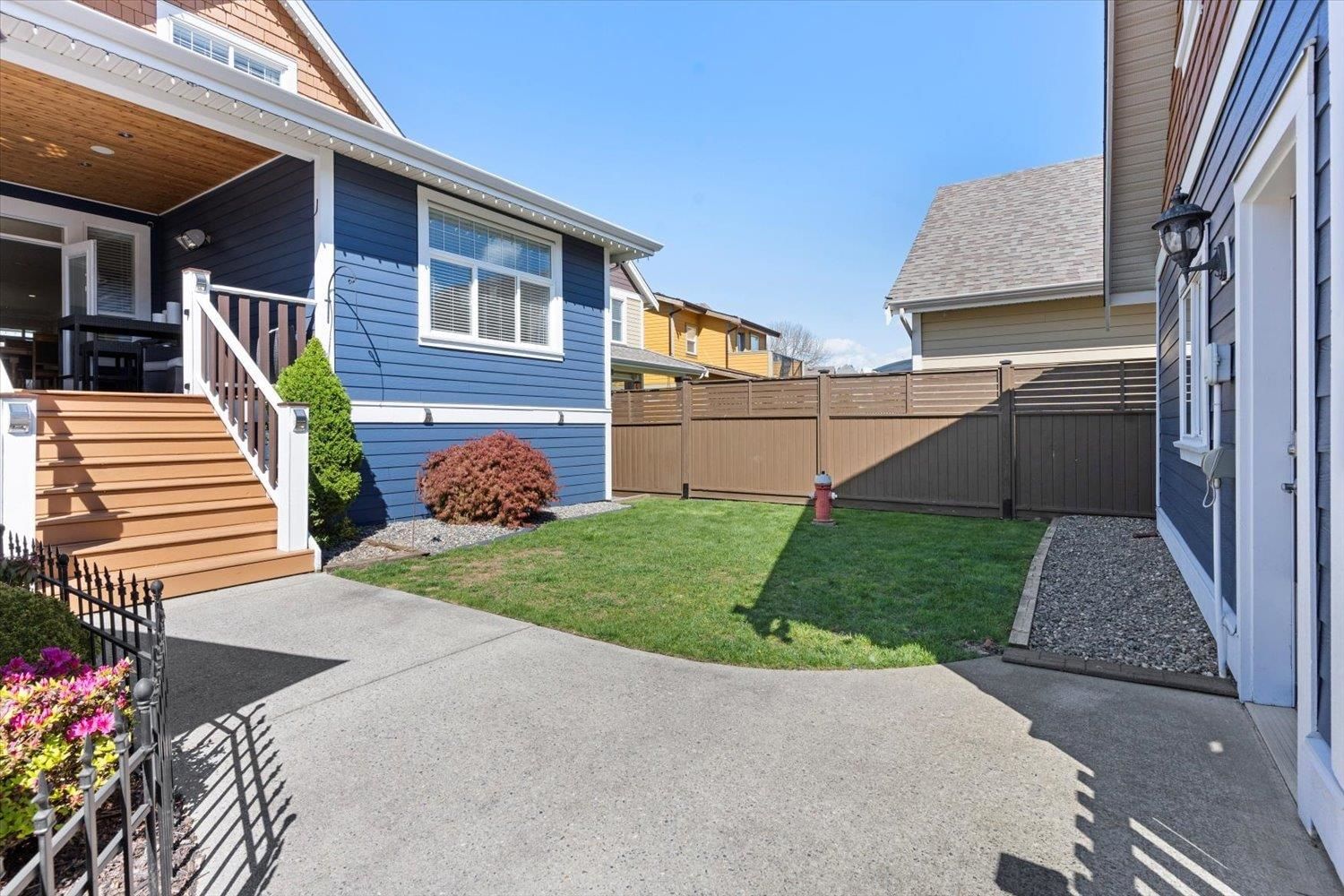Listing Image 5