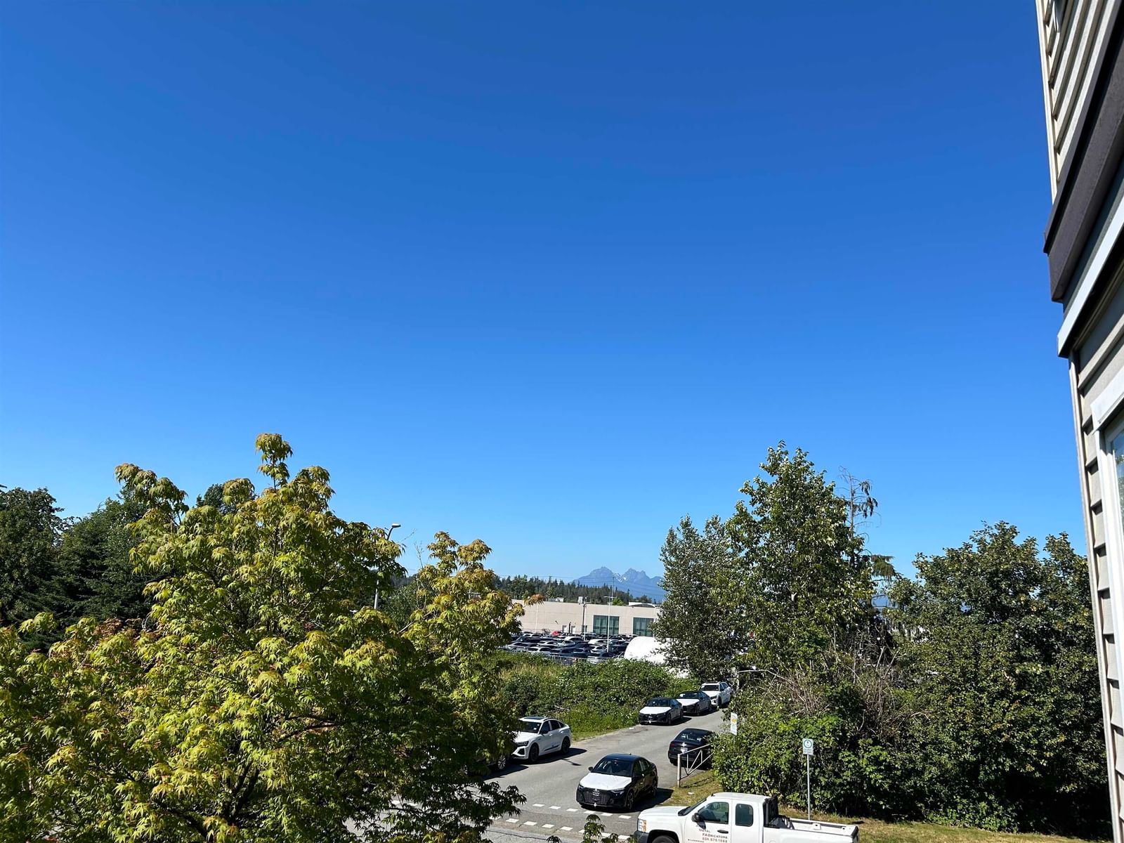 Listing Image 28