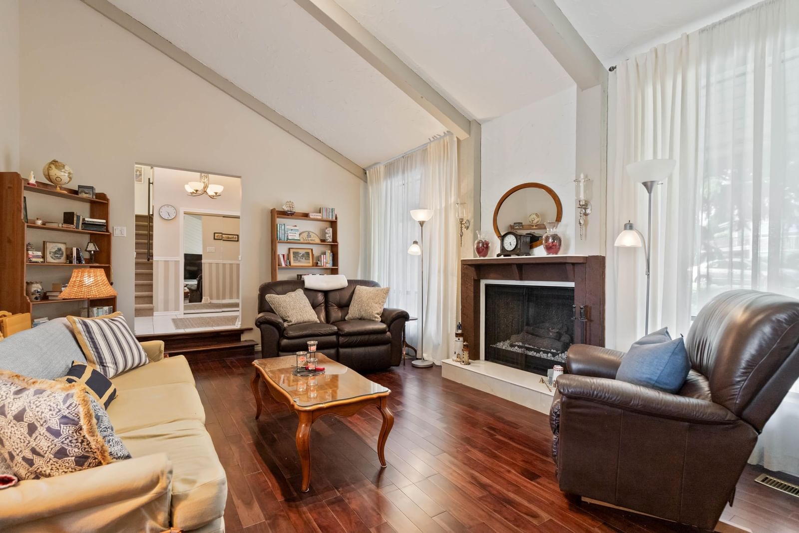 Listing Image 10