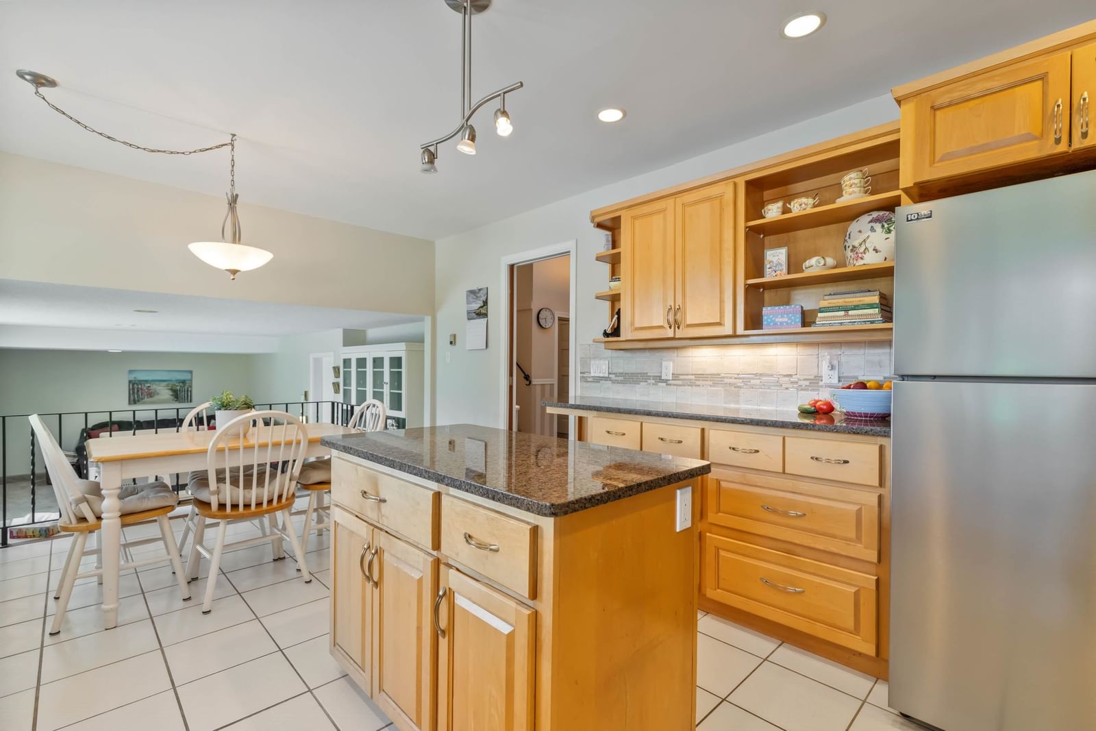 Listing Image 14