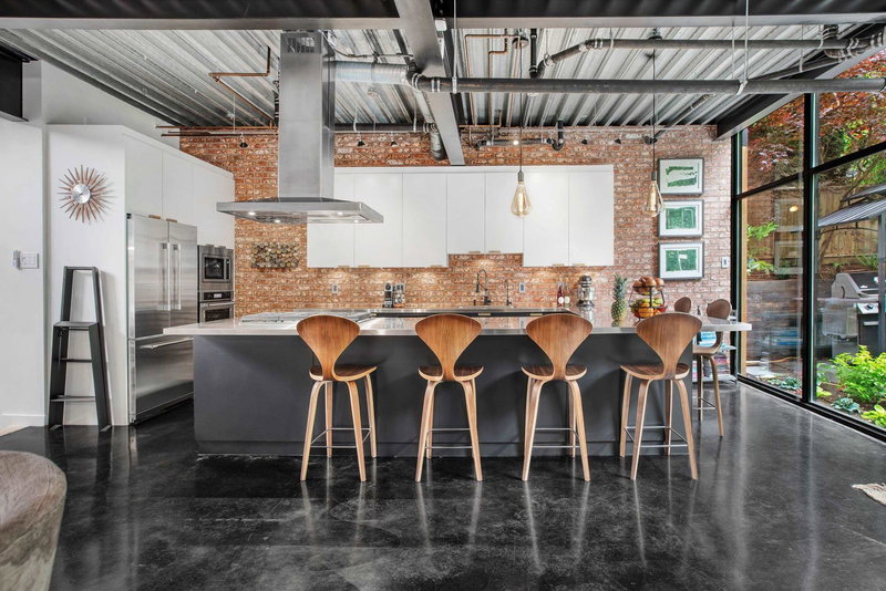 1777 Deep Cove Road, North Vancouver, V7G 1S4 | Image 3