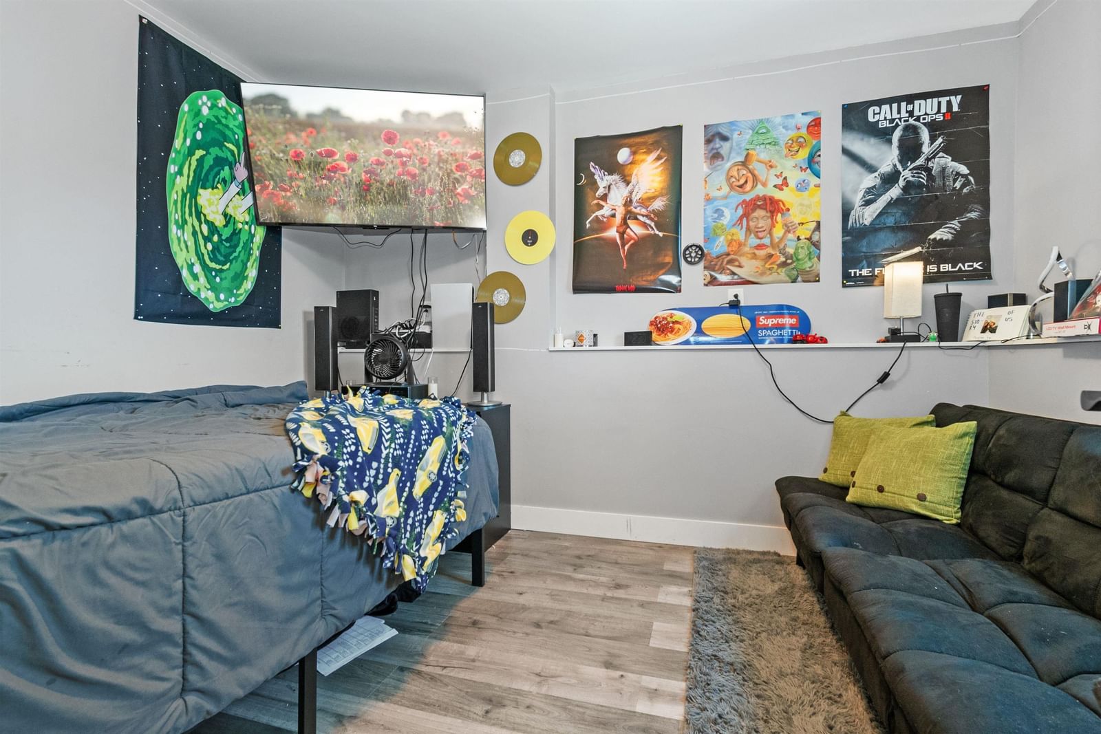 Listing Image 15