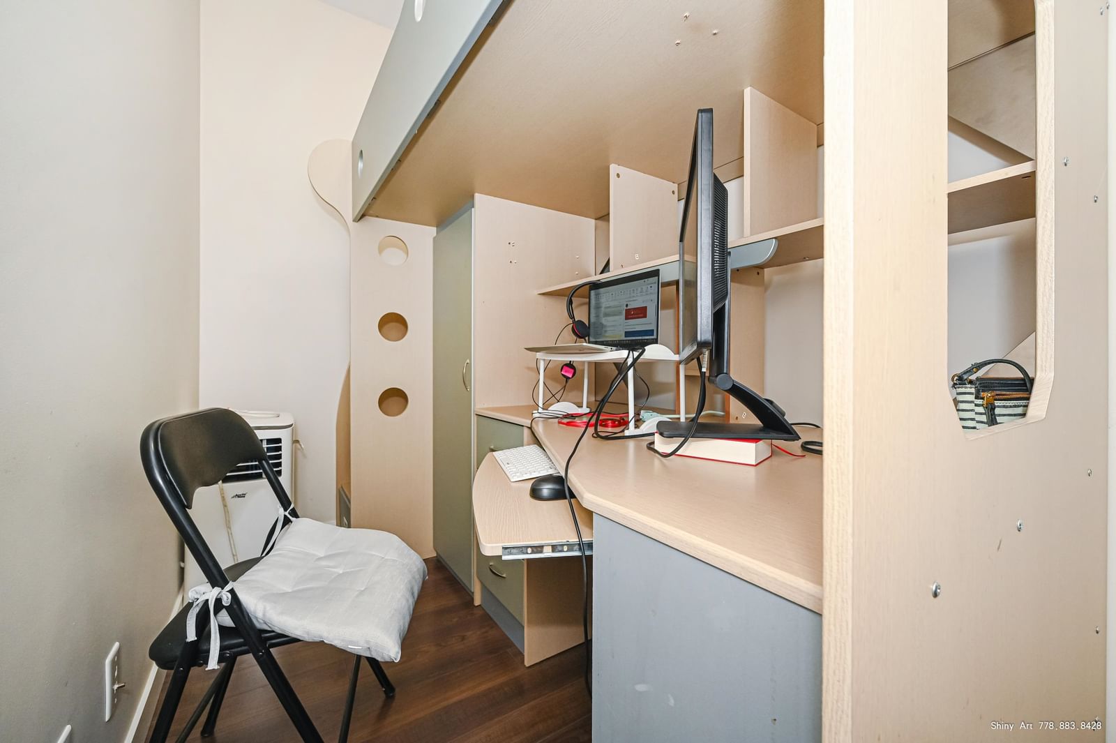 Listing Image 9