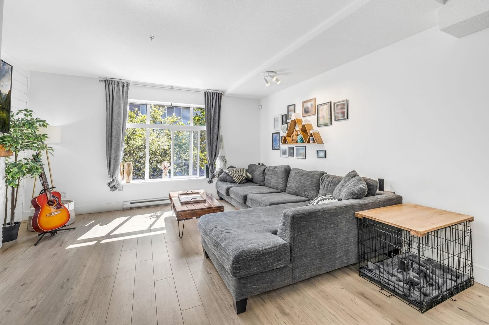 Listing Image 12