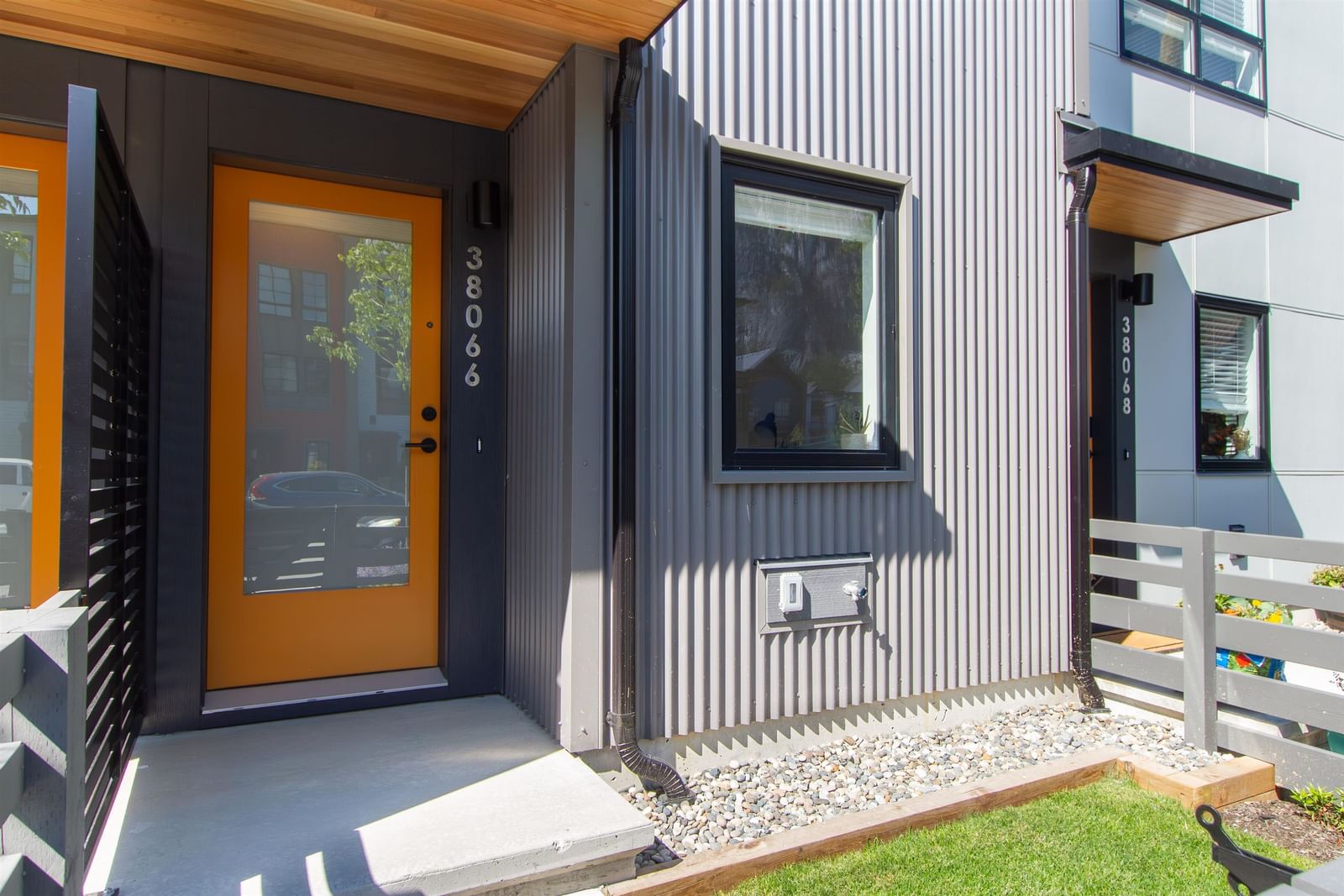 Listing Image 5
