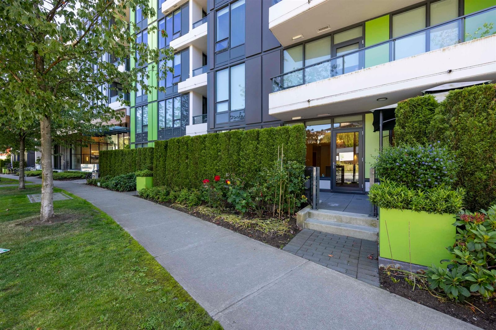 Listing Image 6