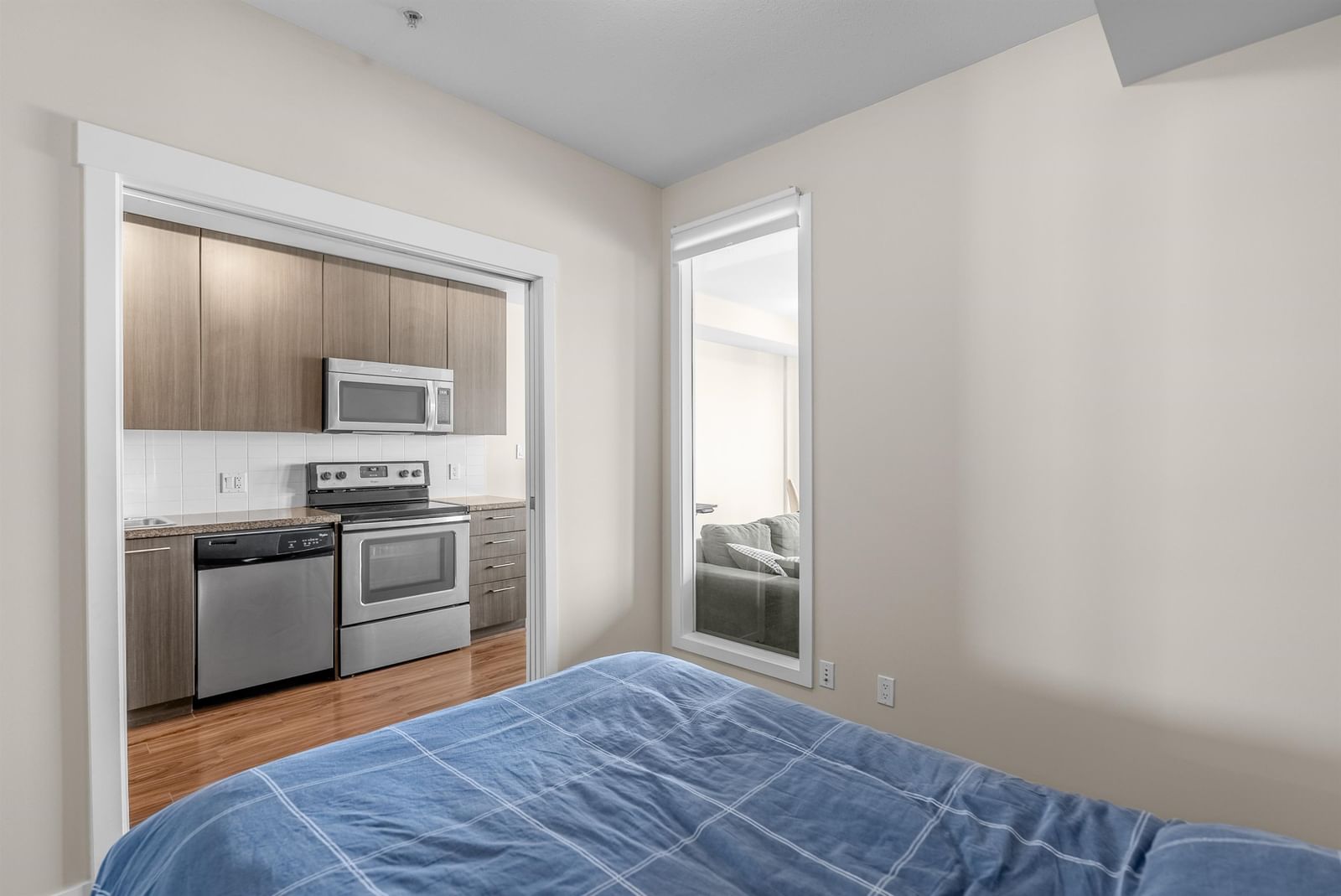 Listing Image 14