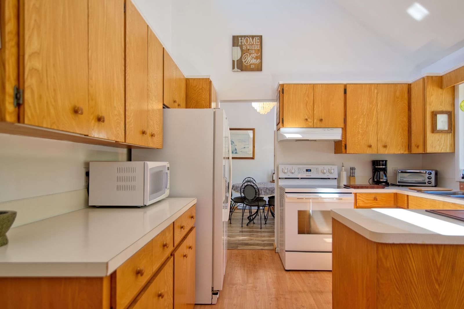 Listing Image 12