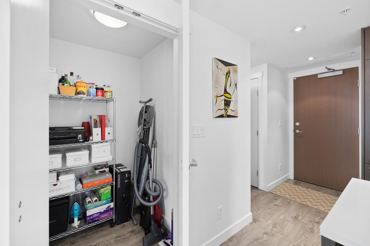 Listing Image 18