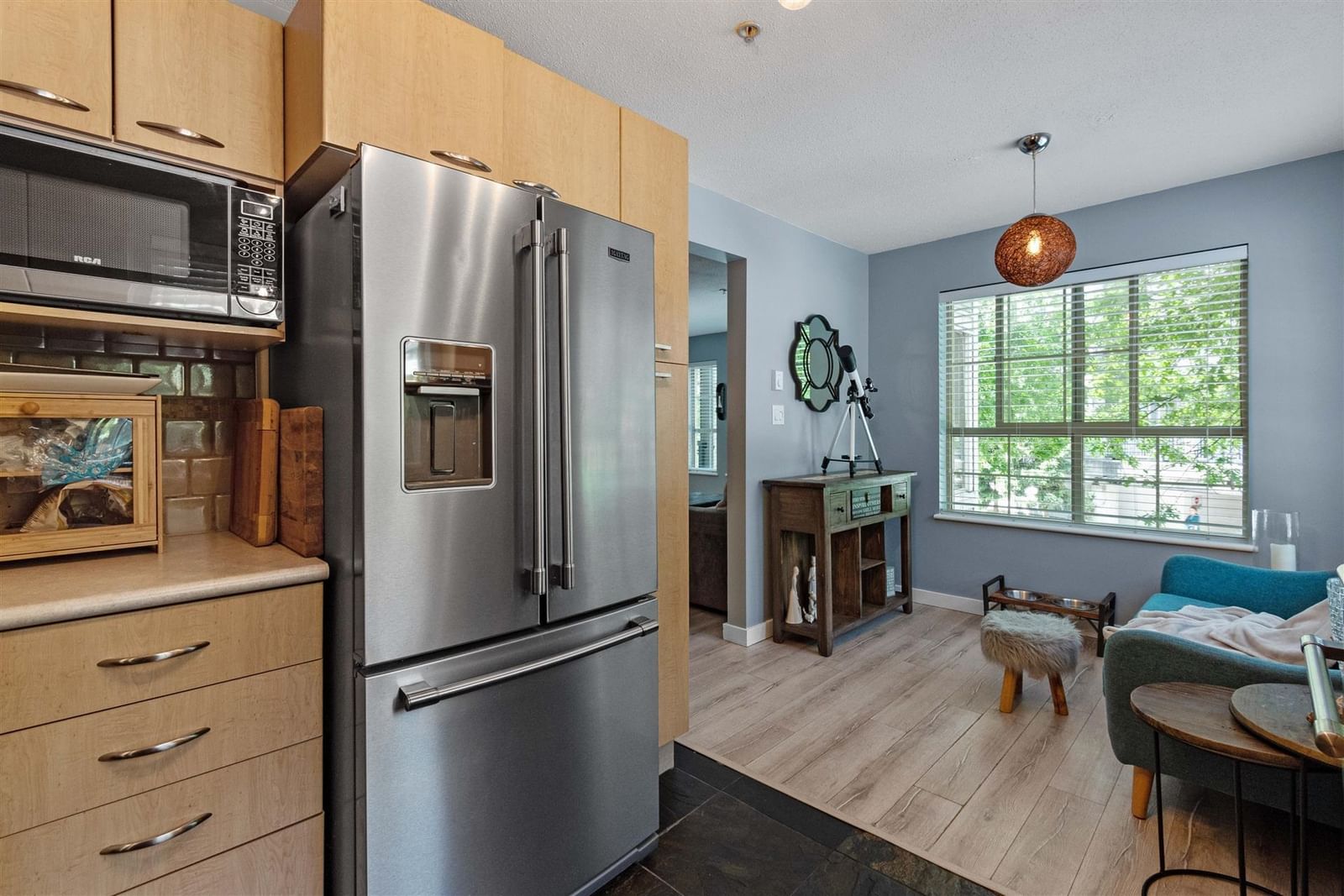 Listing Image 11