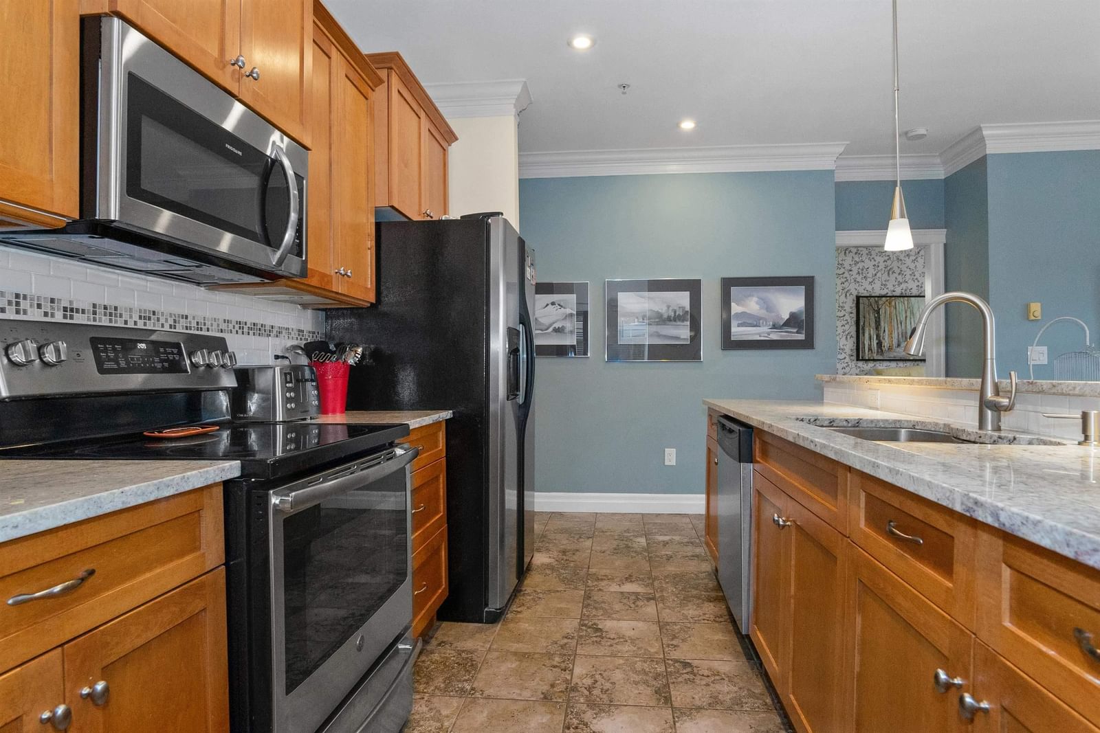 Listing Image 12