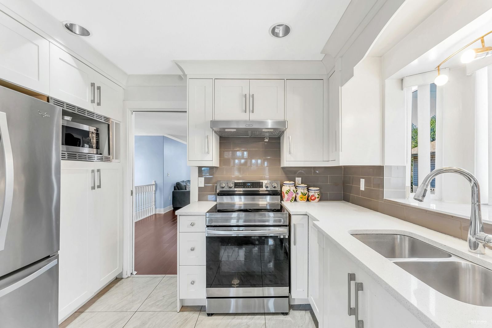 Listing Image 14