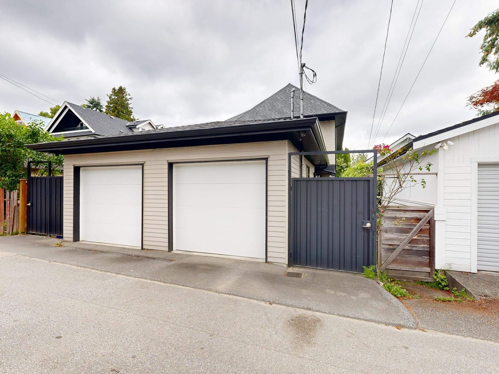 Listing Image 17