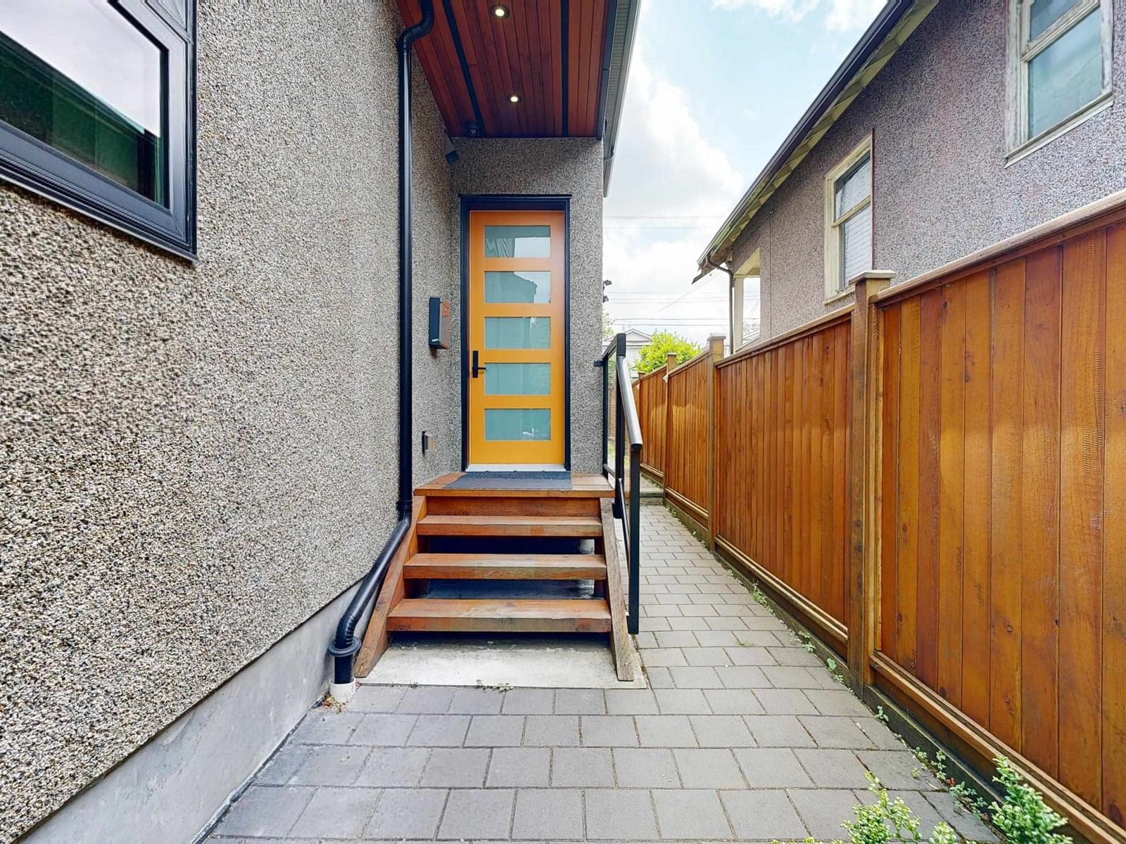 Listing Image 18