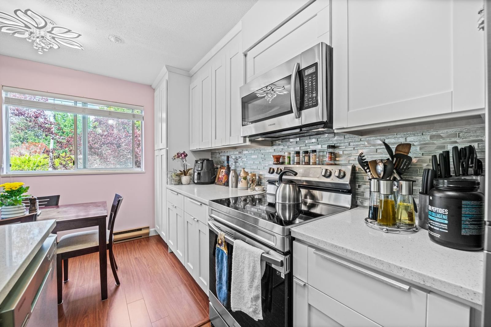 Listing Image 9