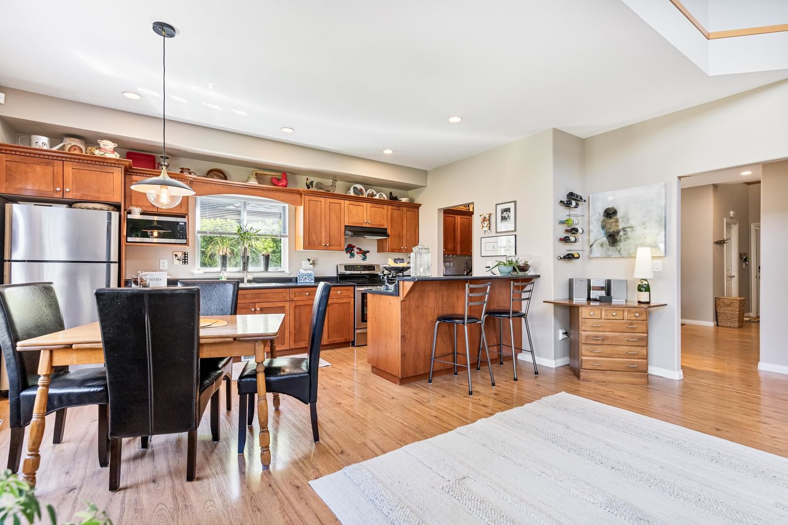 Listing Image 10
