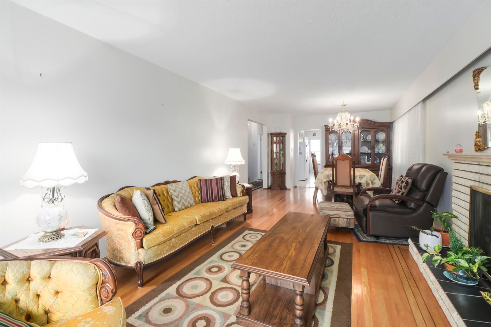 Listing Image 5