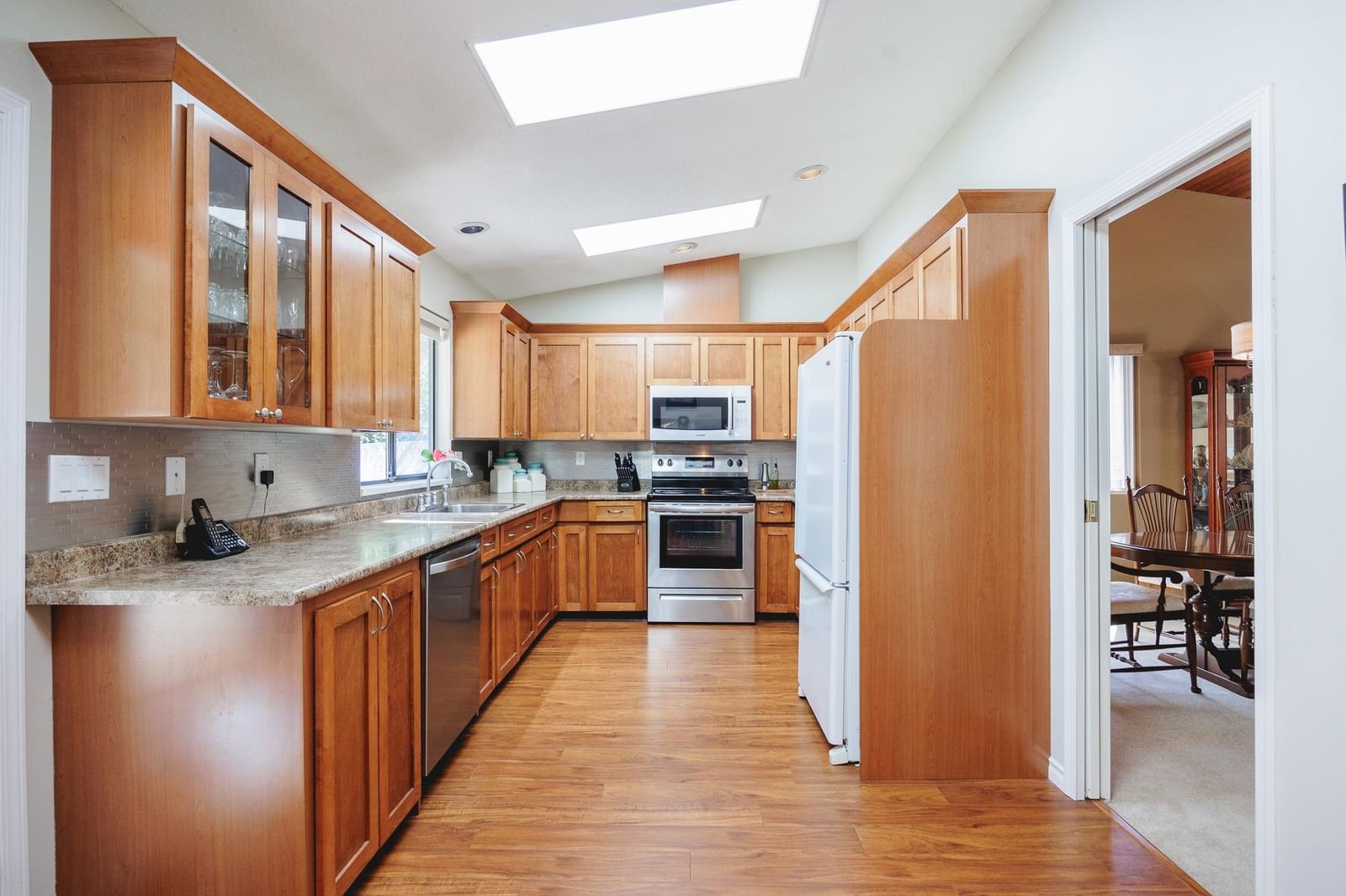 Listing Image 8