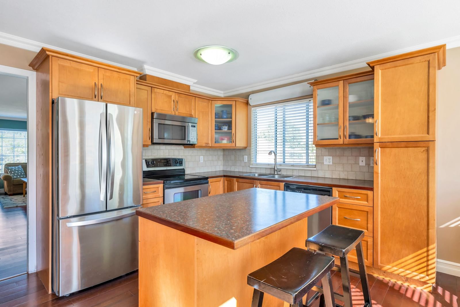Listing Image 10