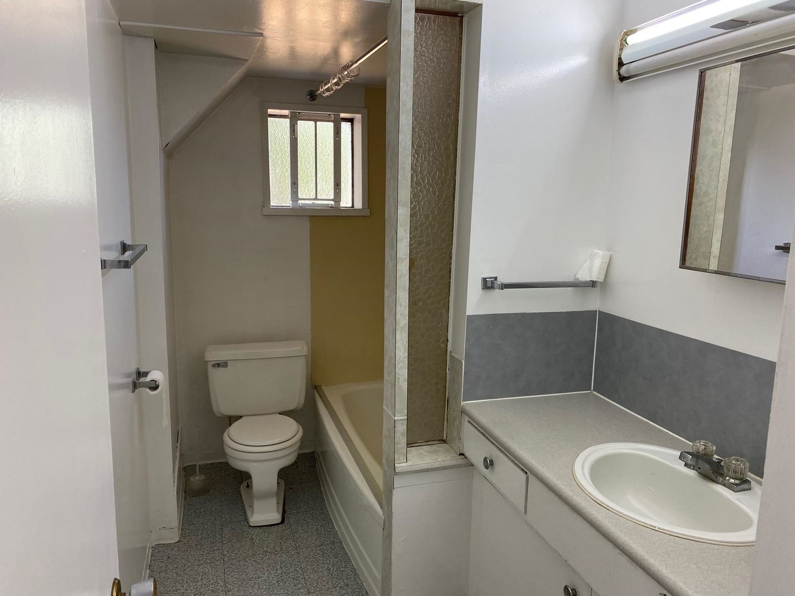 Listing Image 17