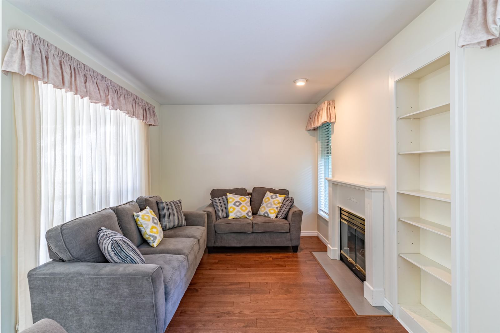Listing Image 10