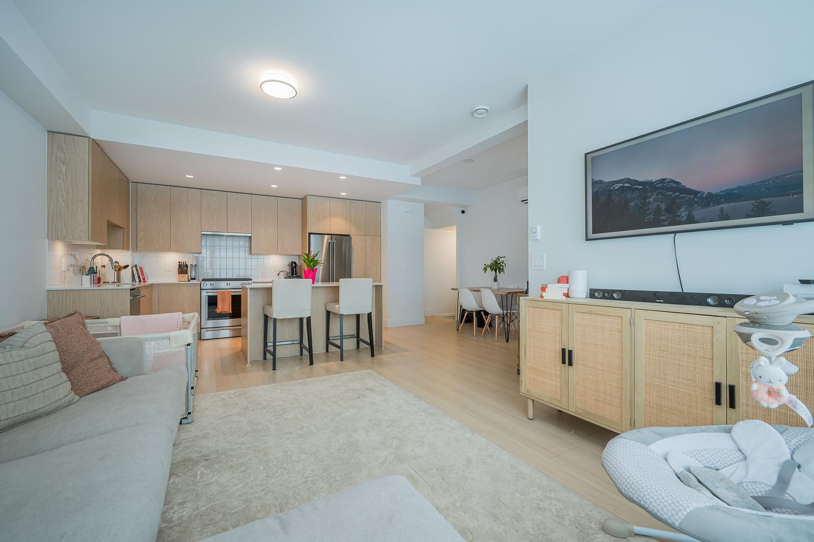 Listing Image 9