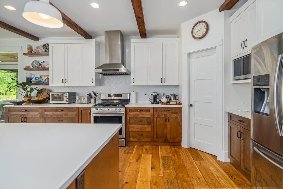Listing Image 15